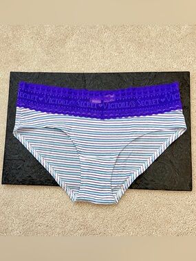 2012 Victoria’s Secret Purple & blue Striped Lace Trim HipHugger Panties Medium